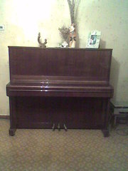    prodam fortepiano Petrof